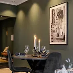아파트 New! I Modern Comfort In The Heart Of